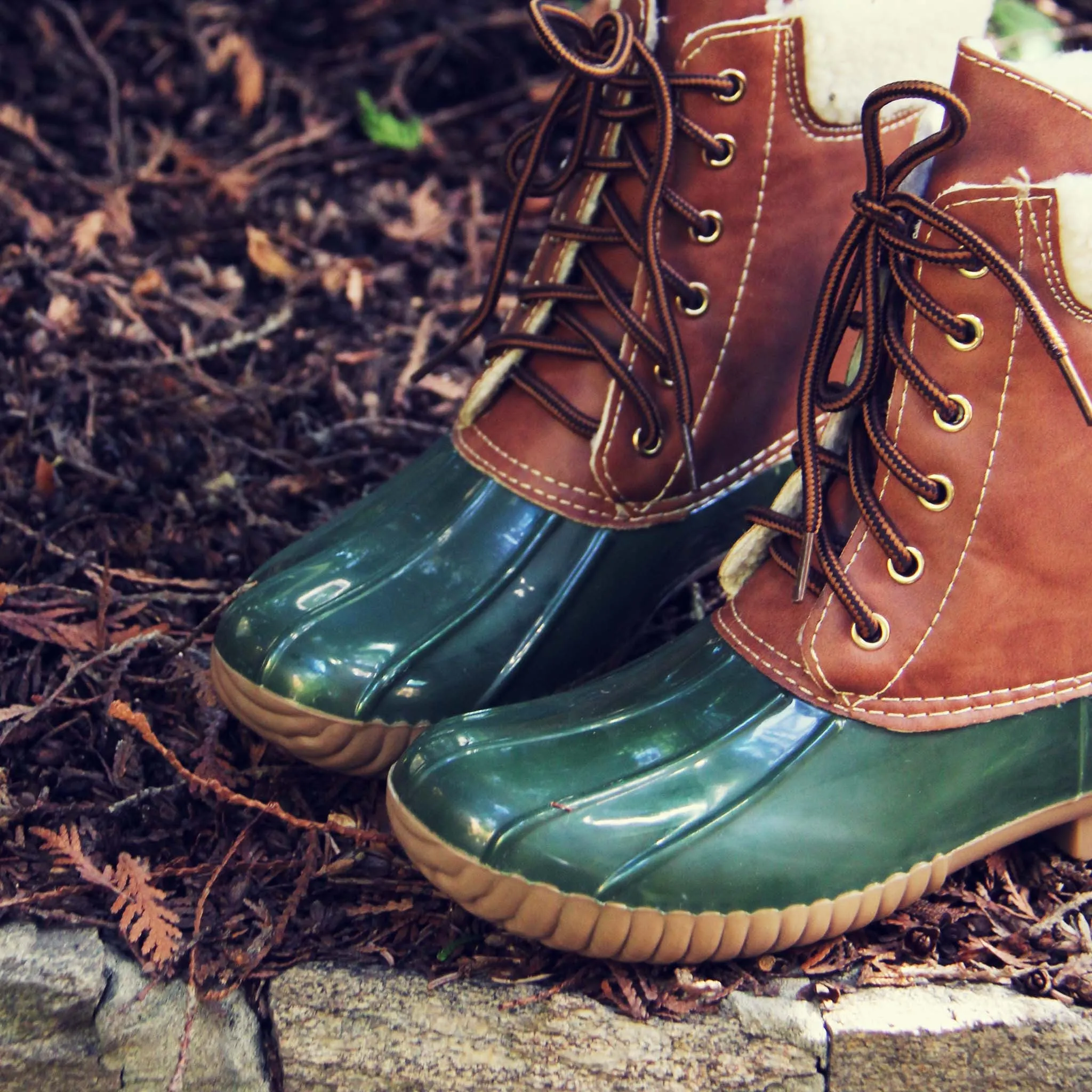 Alpine Pine Duck Boot in Olive