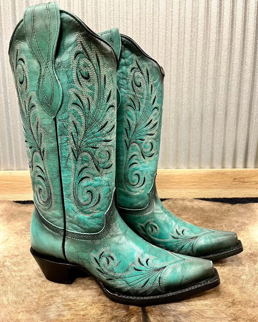 Circle G by Corral Women's Turquoise Snip Toe Cowgirl Boot L2076