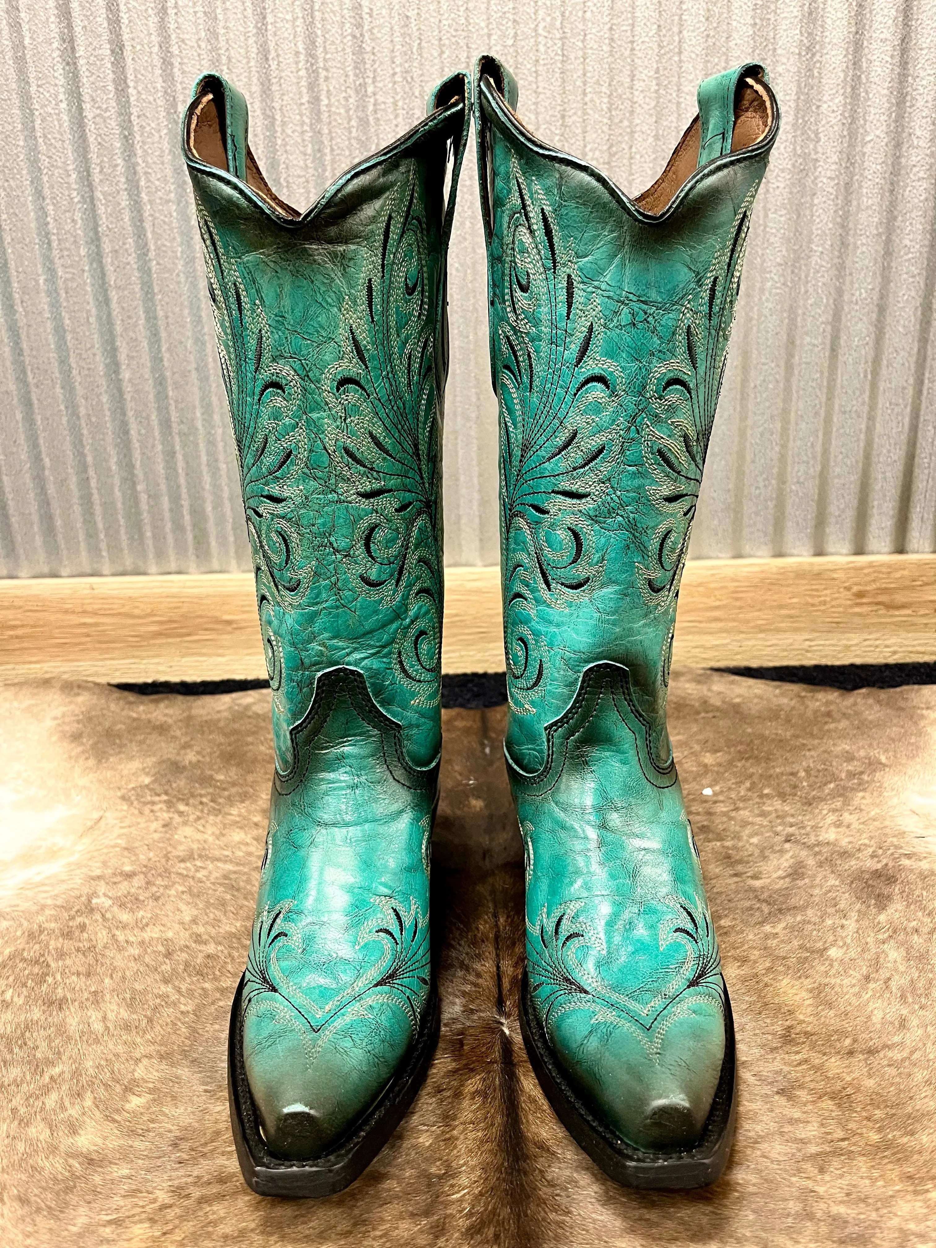 Circle G by Corral Women's Turquoise Snip Toe Cowgirl Boot L2076