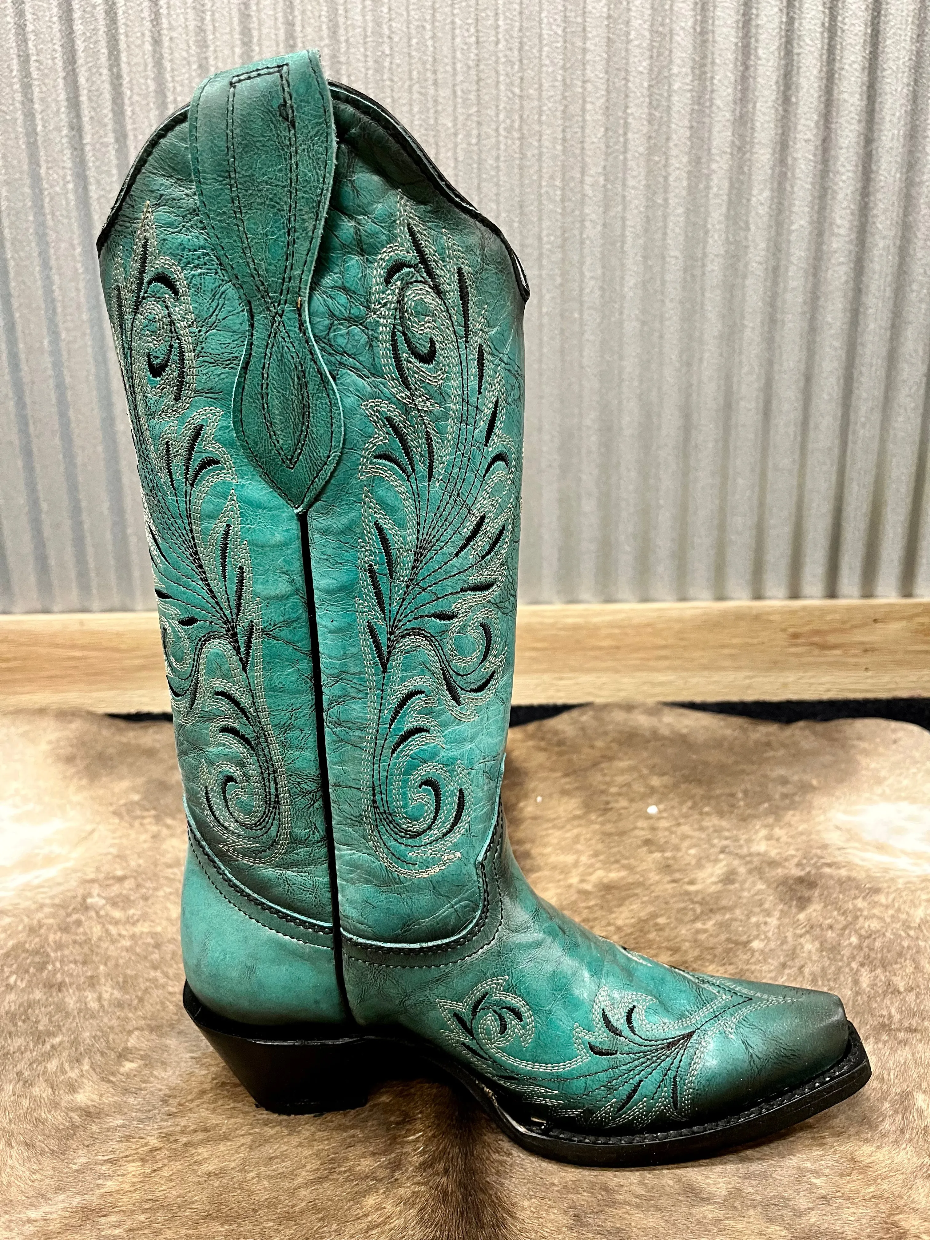 Circle G by Corral Women's Turquoise Snip Toe Cowgirl Boot L2076