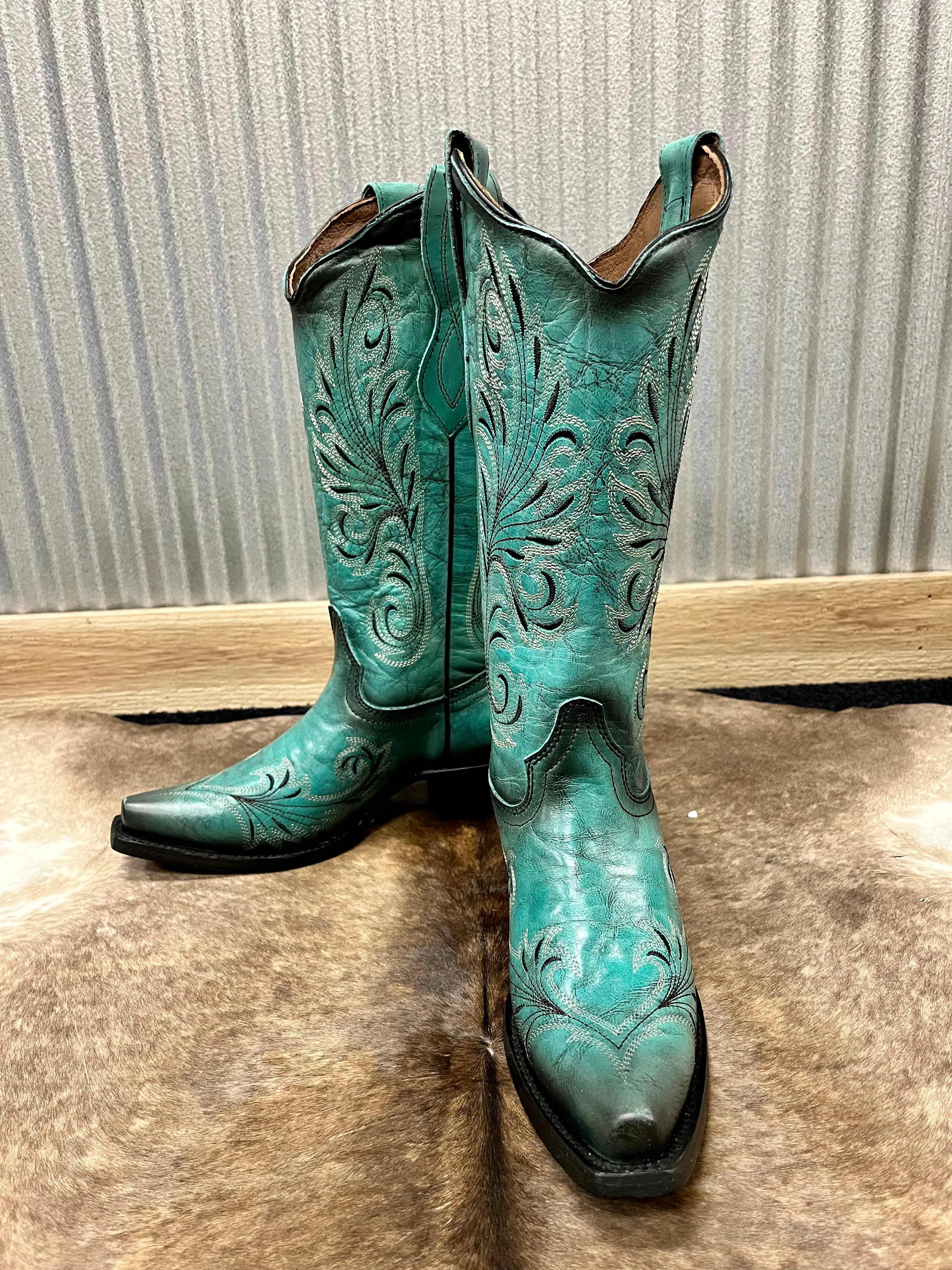 Circle G by Corral Women's Turquoise Snip Toe Cowgirl Boot L2076