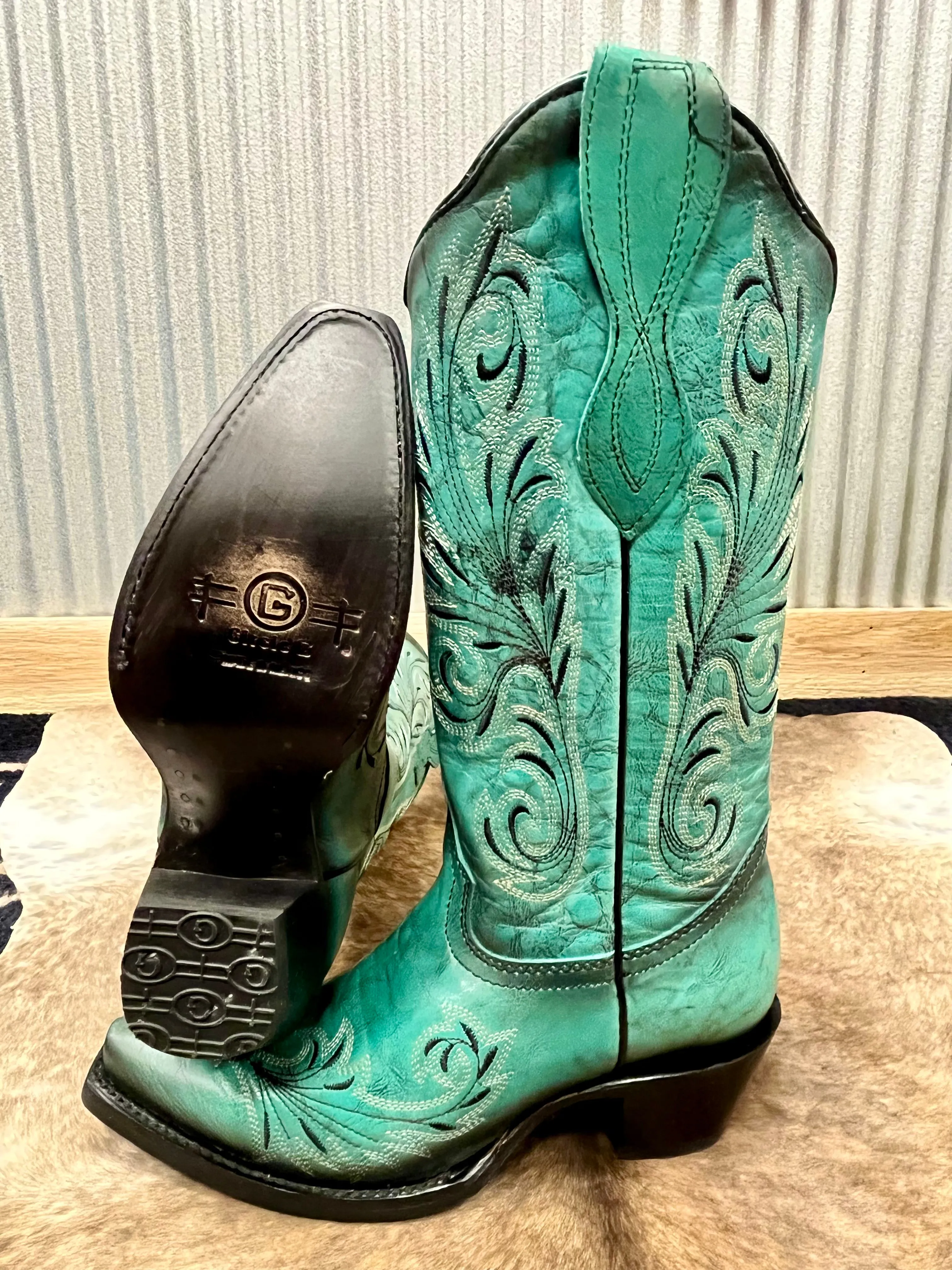 Circle G by Corral Women's Turquoise Snip Toe Cowgirl Boot L2076