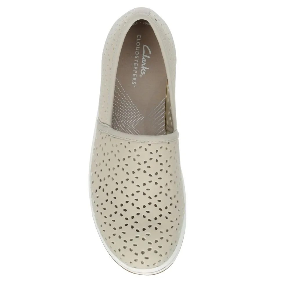 CLARKS  WOMENS BREEZE EMILY SLIP ON SNEAKER