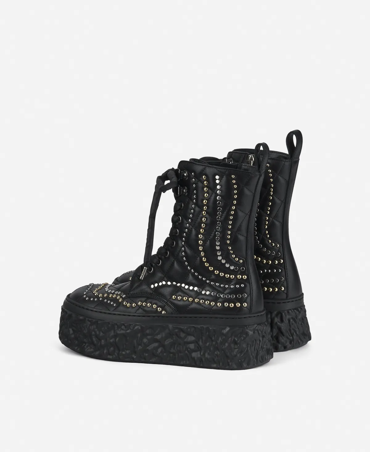 Magma High Flawed Ankle boot with studs