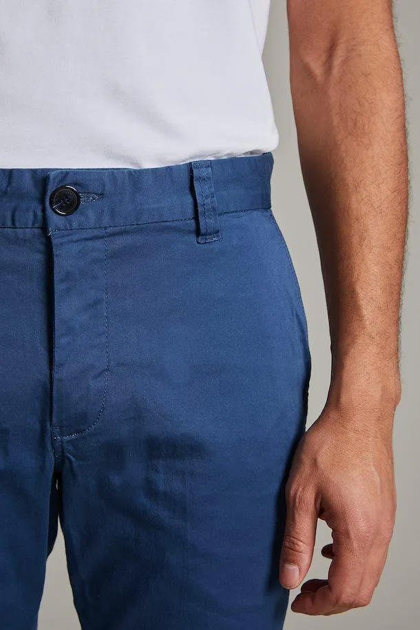 Matinique MApristu Chino Shorts in Dust Blue