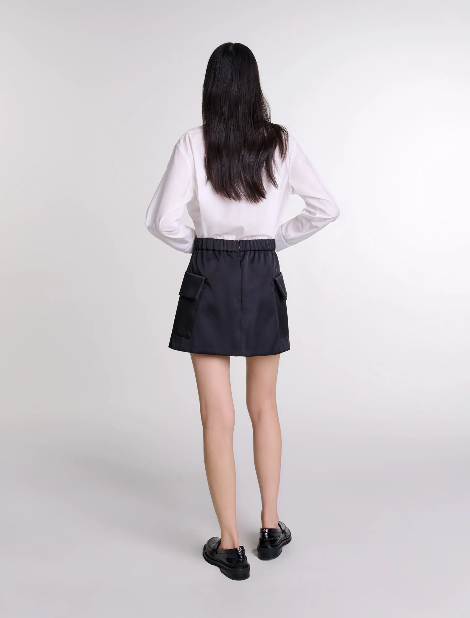 Short satin skirt