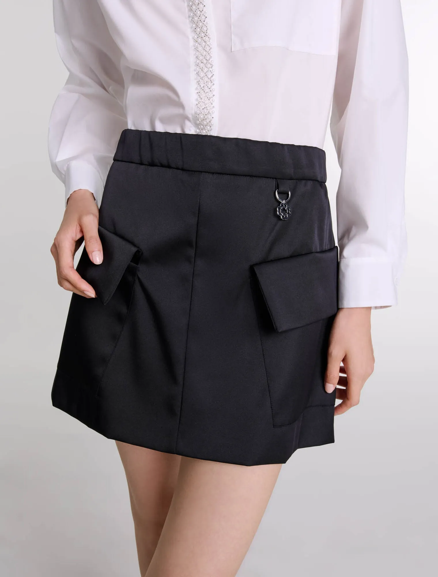 Short satin skirt