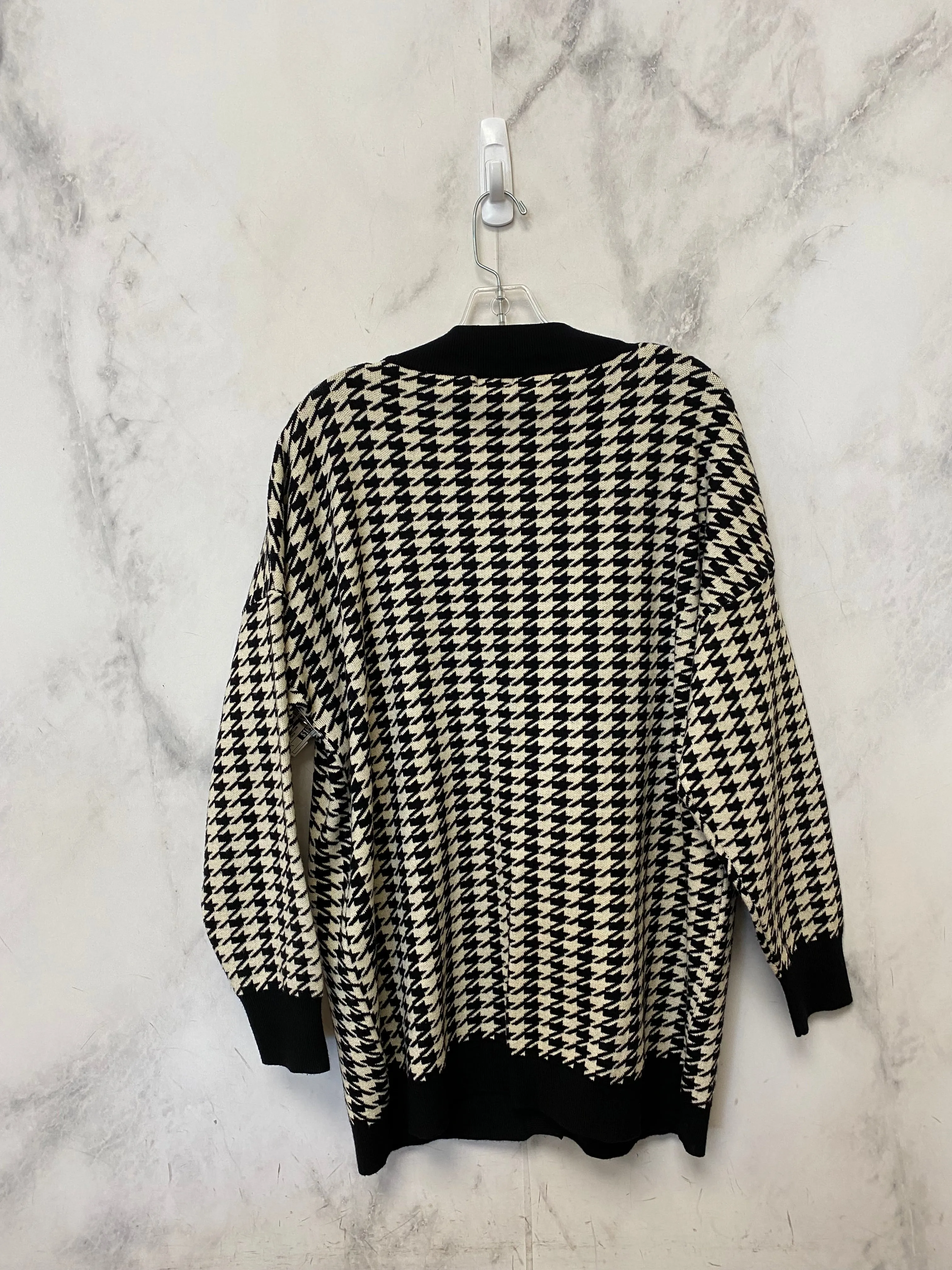 Sweater Cardigan By Tcec In Black & Cream, Size: L