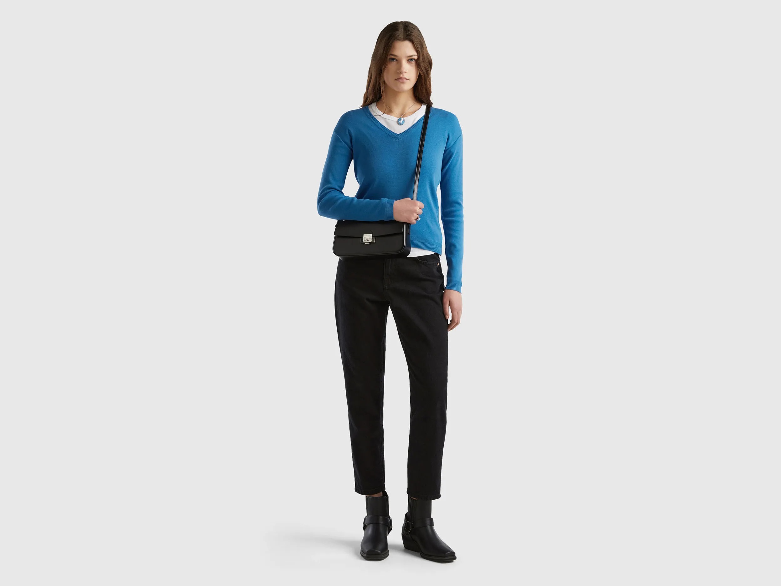 V-neck sweater in pure cotton - Blue | Benetton