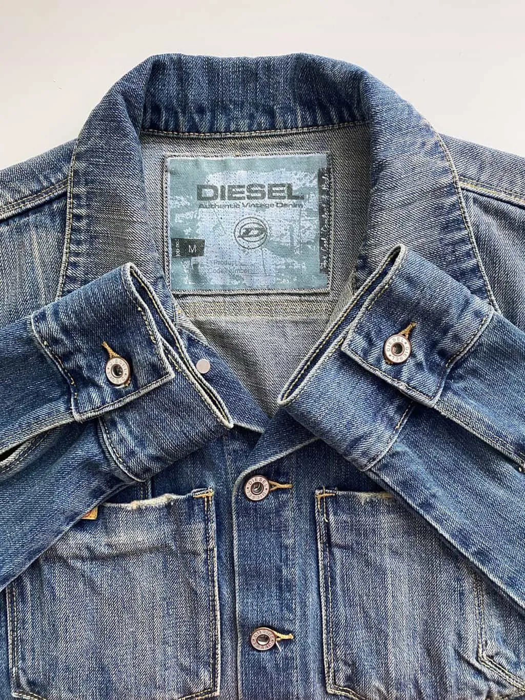 Vintage Diesel denim jacket in mid-blue – Medium